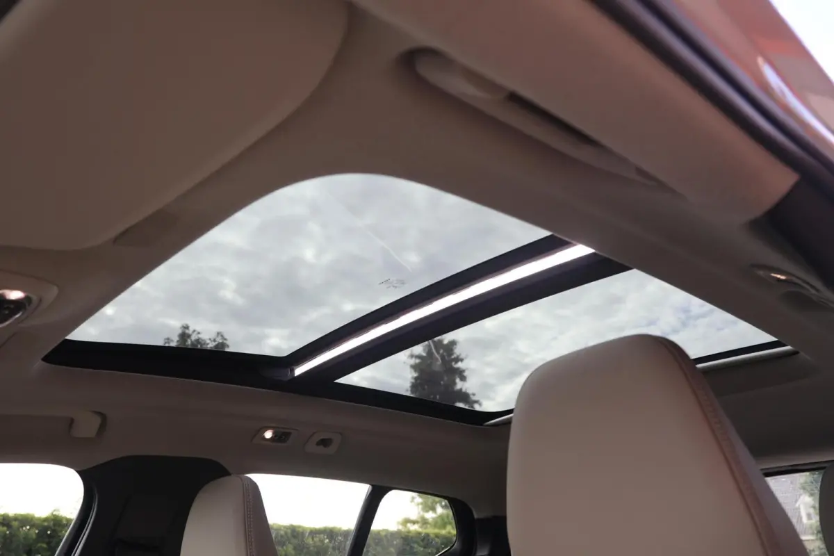 T5 Ultimate Dark | Stoelverwarming | 360° Camera | Pilot Assist | BLIS | H/K | Leder | Keyless