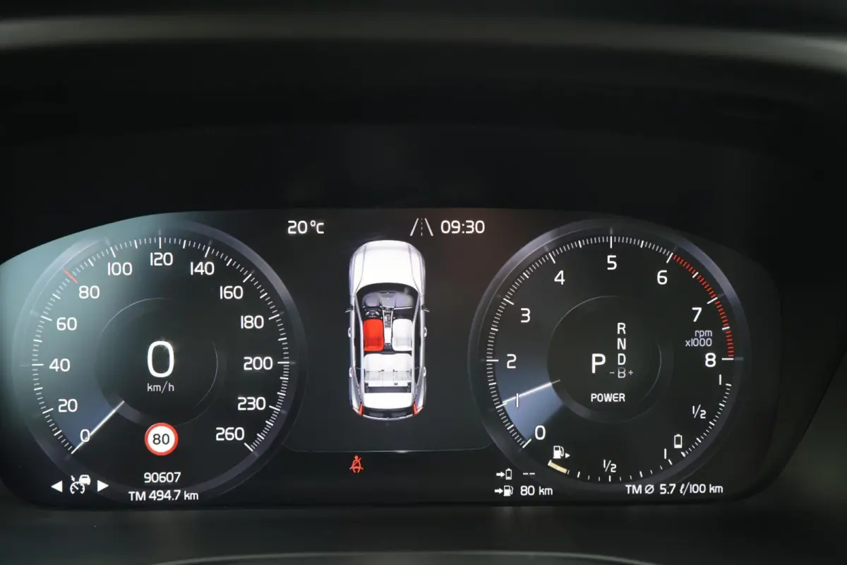 T5 Ultimate Dark | Stoelverwarming | 360° Camera | Pilot Assist | BLIS | H/K | Leder | Keyless