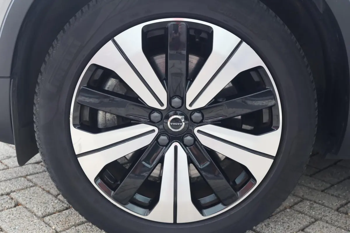 T5 Ultimate Dark | Stoelverwarming | 360° Camera | Pilot Assist | BLIS | H/K | Leder | Keyless