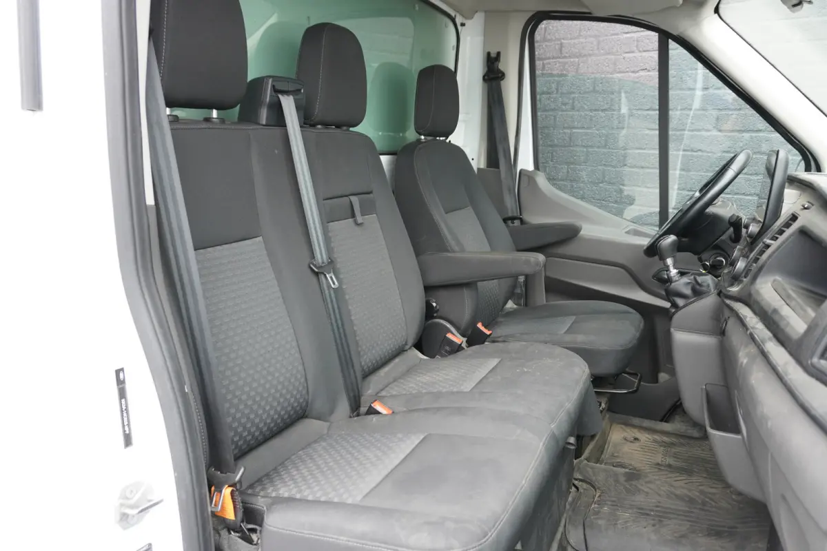 2.0 TDCI L4 130PK Bakwagen EURO 6 - LAADKLEP - Airco - Navi - € 21.950,- Excl.