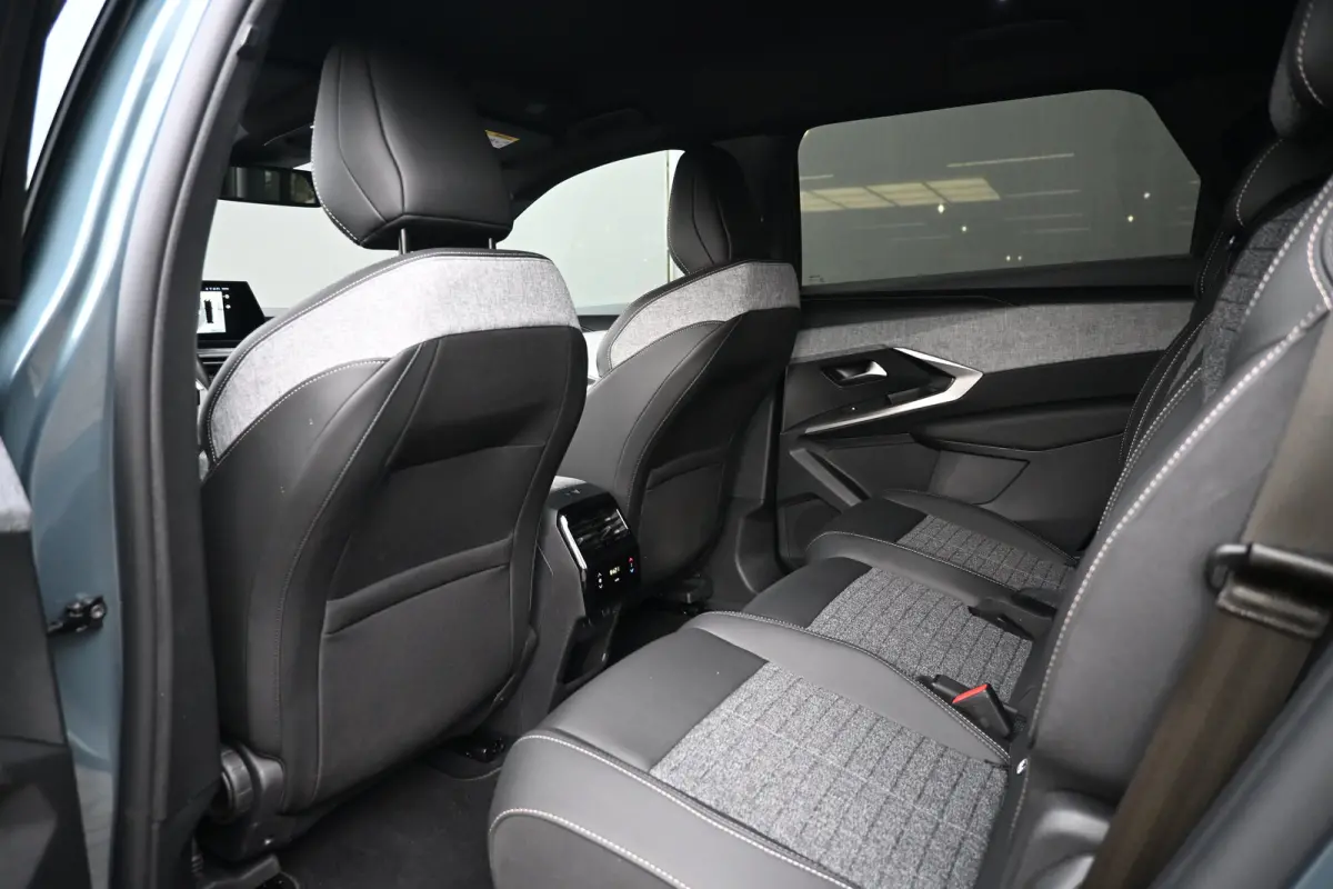 1.6 Plug-in Hybrid 195 Allure 7p Tot 8 Jaar Garantie! | AGR-Comfortstoel | 7,4kW Lader | Adaptive Cruise | Dodehoek-Detectie | Stuur/Stoelverwarming | 360 Camera | !!