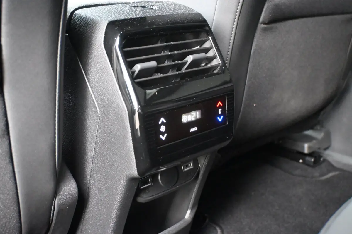 1.6 Plug-in Hybrid 195 Allure 7p Tot 8 Jaar Garantie! | AGR-Comfortstoel | 7,4kW Lader | Adaptive Cruise | Dodehoek-Detectie | Stuur/Stoelverwarming | 360 Camera | !!