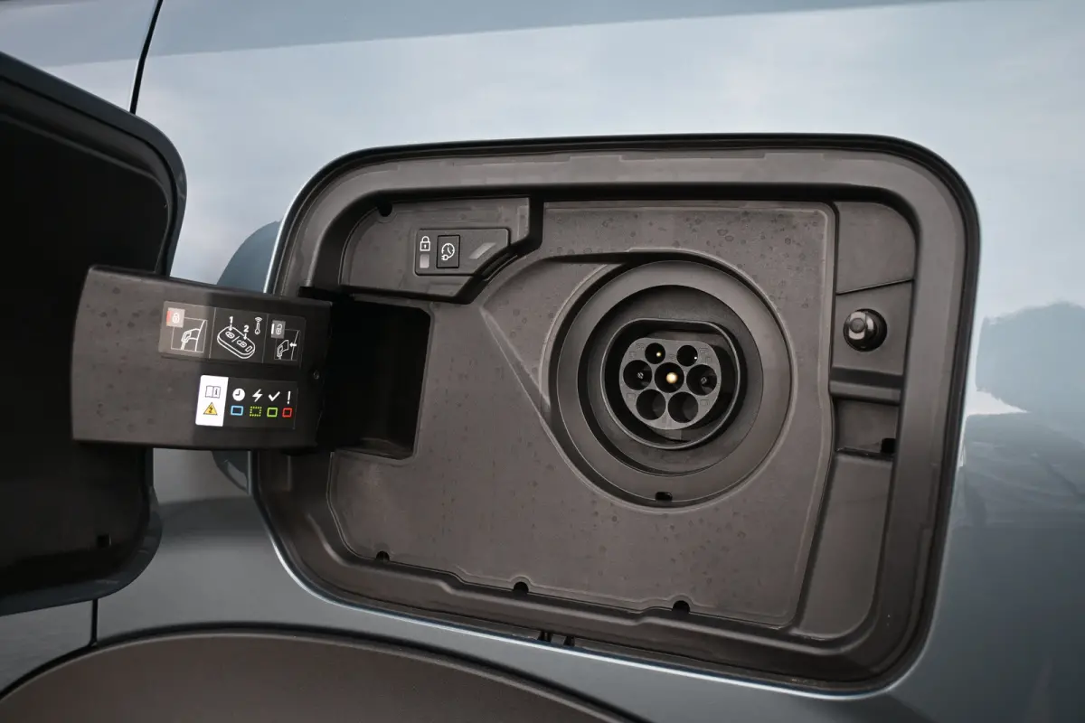 1.6 Plug-in Hybrid 195 Allure 7p Tot 8 Jaar Garantie! | AGR-Comfortstoel | 7,4kW Lader | Adaptive Cruise | Dodehoek-Detectie | Stuur/Stoelverwarming | 360 Camera | !!