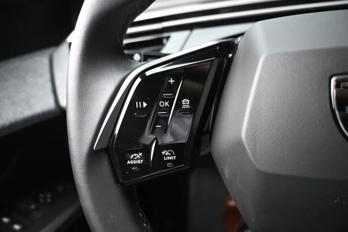 1.6 Plug-in Hybrid 195 Allure 7p Tot 8 Jaar Garantie! | AGR-Comfortstoel | 7,4kW Lader | Adaptive Cruise | Dodehoek-Detectie | Stuur/Stoelverwarming | 360 Camera | !!