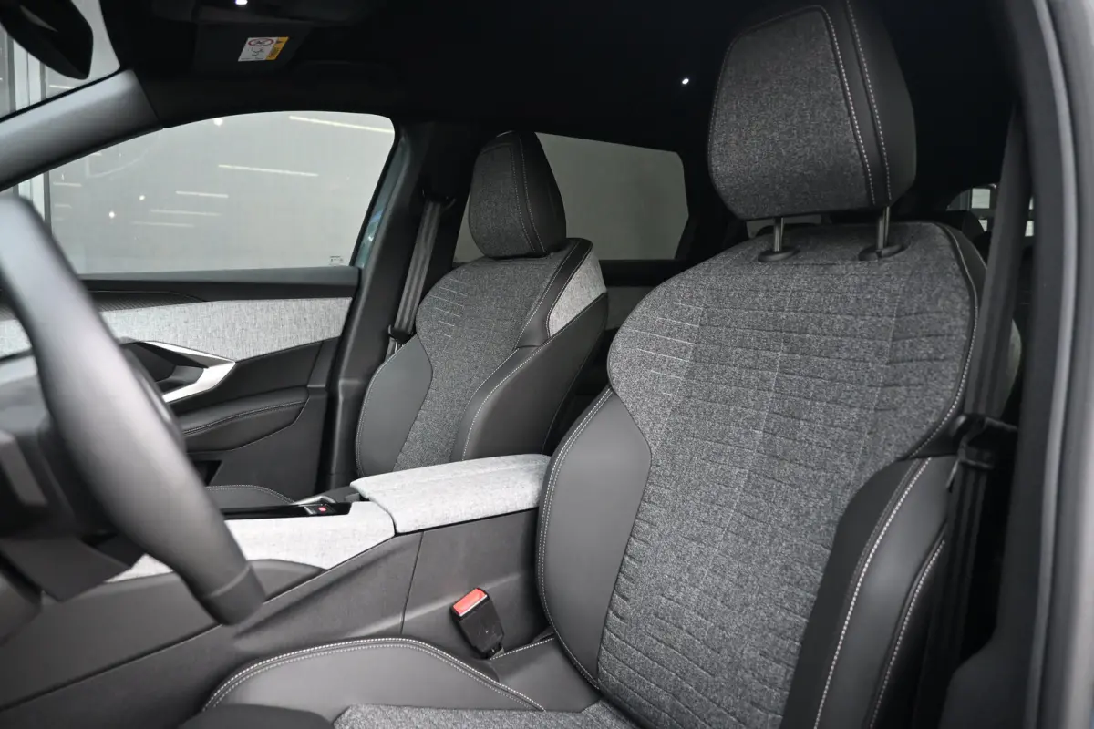 1.6 Plug-in Hybrid 195 Allure 7p Tot 8 Jaar Garantie! | AGR-Comfortstoel | 7,4kW Lader | Adaptive Cruise | Dodehoek-Detectie | Stuur/Stoelverwarming | 360 Camera | !!