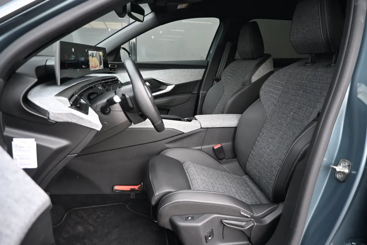 1.6 Plug-in Hybrid 195 Allure 7p Tot 8 Jaar Garantie! | AGR-Comfortstoel | 7,4kW Lader | Adaptive Cruise | Dodehoek-Detectie | Stuur/Stoelverwarming | 360 Camera | !!
