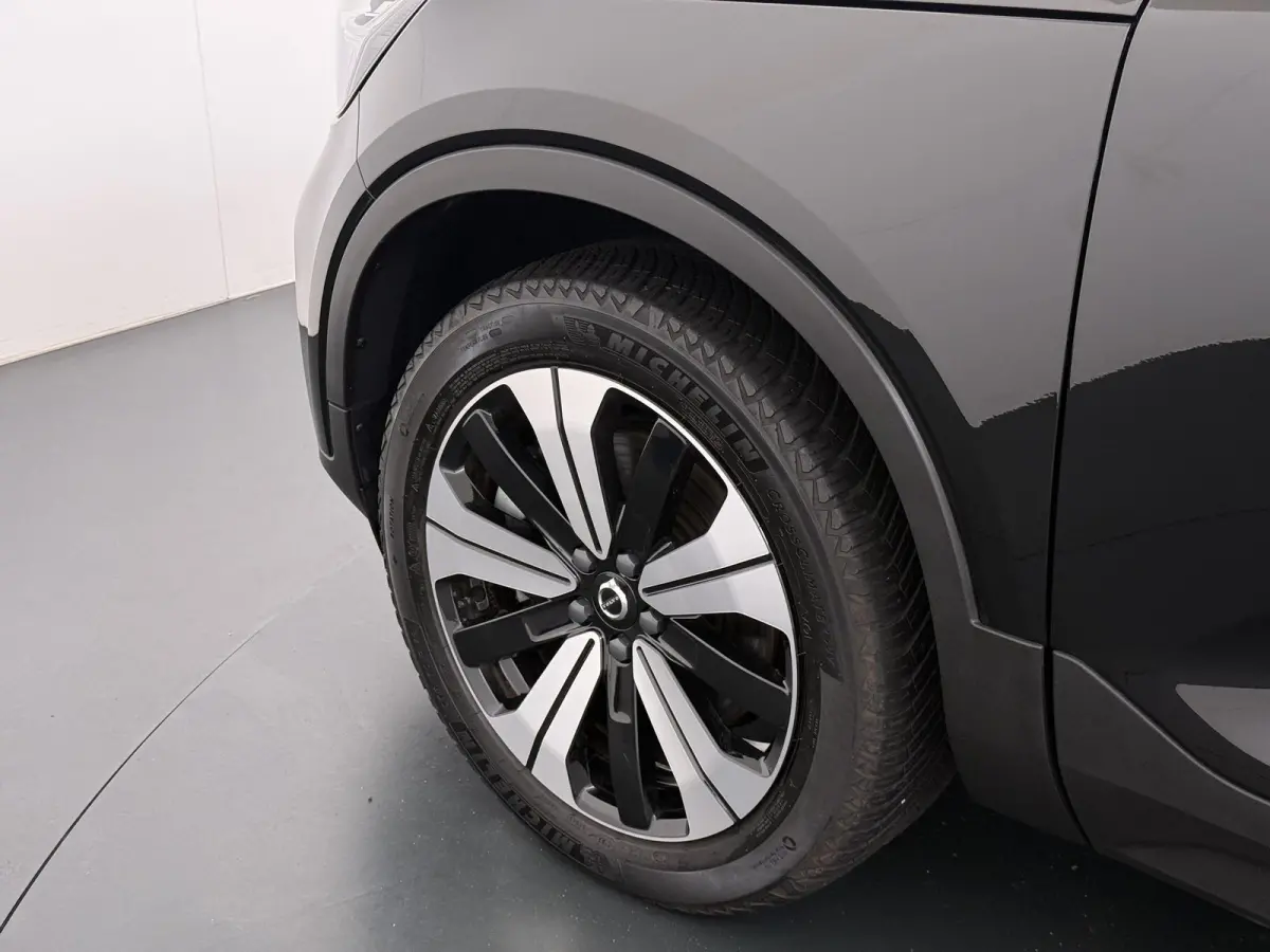 Single Motor Core 70 kWh VAN:33.900,- VOOR:30.877,- UW HERFSTVOORDEEL:3.023,- VOLVO DEALER ONDERHOUDEN| ACHTERUITRIJCAMERA| PANORAMADAK| STOEL + STUURVERWARMING| RIJKLAARPRIJS INCL. 12 MAAND