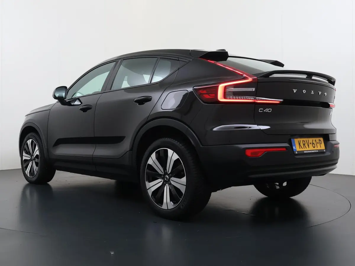 Single Motor Core 70 kWh VAN:33.900,- VOOR:30.877,- UW HERFSTVOORDEEL:3.023,- VOLVO DEALER ONDERHOUDEN| ACHTERUITRIJCAMERA| PANORAMADAK| STOEL + STUURVERWARMING| RIJKLAARPRIJS INCL. 12 MAAND