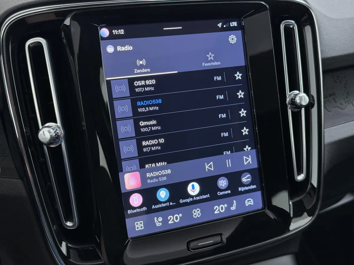 Single Motor Core 70 kWh VAN:33.900,- VOOR:30.877,- UW HERFSTVOORDEEL:3.023,- VOLVO DEALER ONDERHOUDEN| ACHTERUITRIJCAMERA| PANORAMADAK| STOEL + STUURVERWARMING| RIJKLAARPRIJS INCL. 12 MAAND