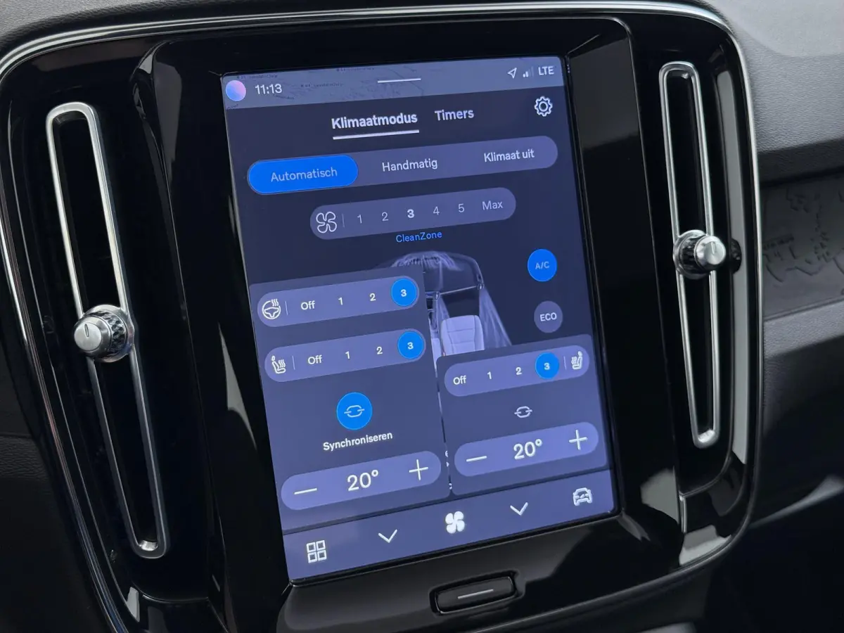 Single Motor Core 70 kWh VAN:33.900,- VOOR:30.877,- UW HERFSTVOORDEEL:3.023,- VOLVO DEALER ONDERHOUDEN| ACHTERUITRIJCAMERA| PANORAMADAK| STOEL + STUURVERWARMING| RIJKLAARPRIJS INCL. 12 MAAND