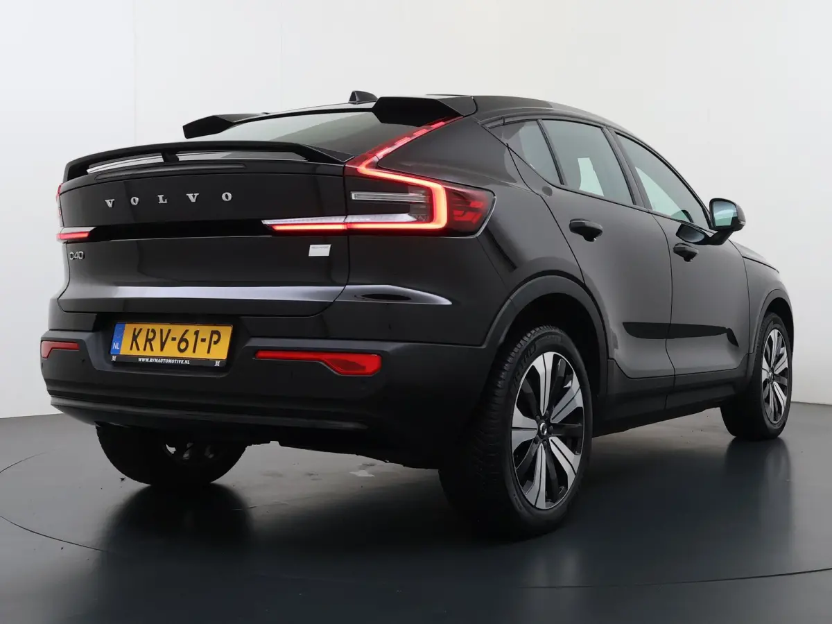 Single Motor Core 70 kWh VAN:33.900,- VOOR:30.877,- UW HERFSTVOORDEEL:3.023,- VOLVO DEALER ONDERHOUDEN| ACHTERUITRIJCAMERA| PANORAMADAK| STOEL + STUURVERWARMING| RIJKLAARPRIJS INCL. 12 MAAND