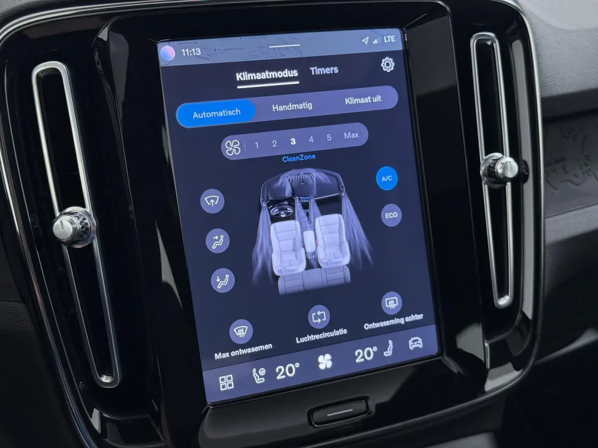 Single Motor Core 70 kWh VAN:33.900,- VOOR:30.877,- UW HERFSTVOORDEEL:3.023,- VOLVO DEALER ONDERHOUDEN| ACHTERUITRIJCAMERA| PANORAMADAK| STOEL + STUURVERWARMING| RIJKLAARPRIJS INCL. 12 MAAND