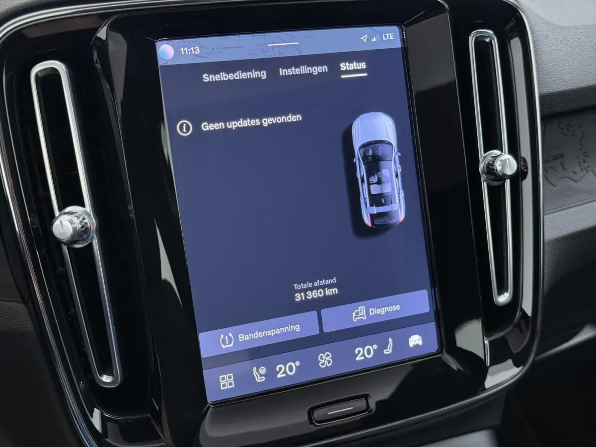 Single Motor Core 70 kWh VAN:33.900,- VOOR:30.877,- UW HERFSTVOORDEEL:3.023,- VOLVO DEALER ONDERHOUDEN| ACHTERUITRIJCAMERA| PANORAMADAK| STOEL + STUURVERWARMING| RIJKLAARPRIJS INCL. 12 MAAND