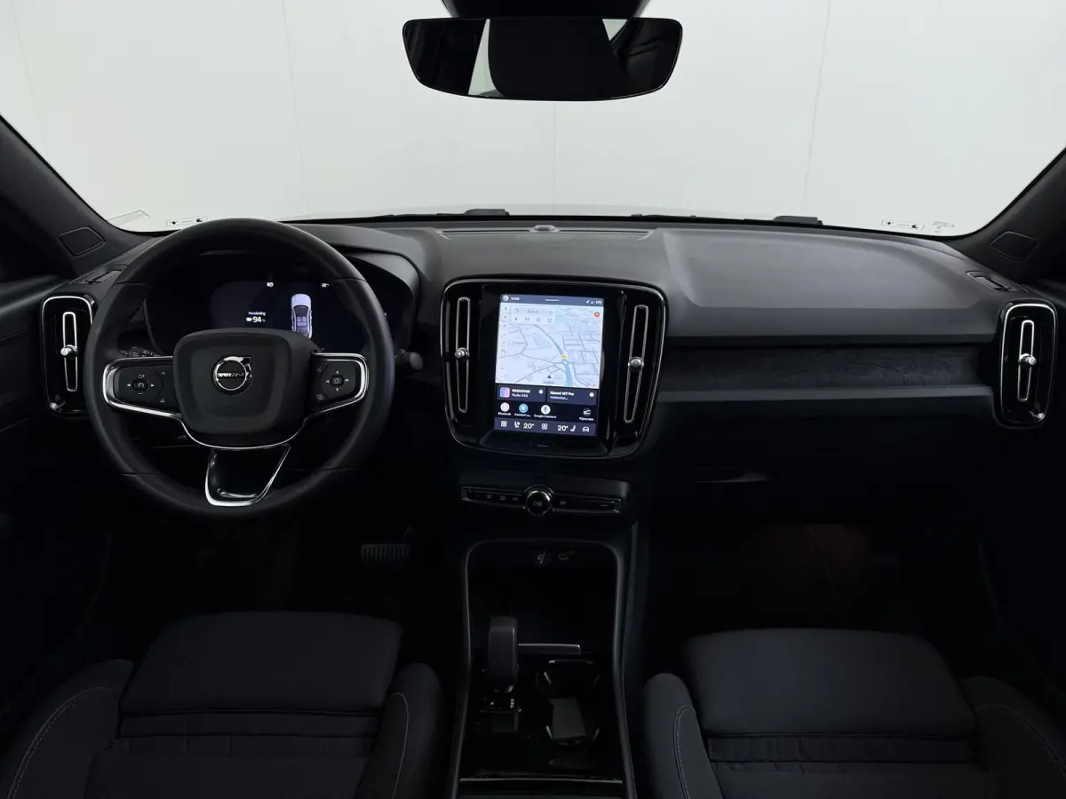 Single Motor Core 70 kWh VAN:33.900,- VOOR:30.877,- UW HERFSTVOORDEEL:3.023,- VOLVO DEALER ONDERHOUDEN| ACHTERUITRIJCAMERA| PANORAMADAK| STOEL + STUURVERWARMING| RIJKLAARPRIJS INCL. 12 MAAND