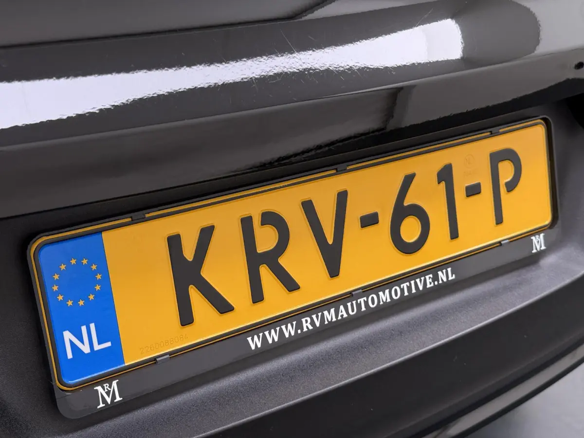 Single Motor Core 70 kWh VAN:33.900,- VOOR:30.877,- UW HERFSTVOORDEEL:3.023,- VOLVO DEALER ONDERHOUDEN| ACHTERUITRIJCAMERA| PANORAMADAK| STOEL + STUURVERWARMING| RIJKLAARPRIJS INCL. 12 MAAND