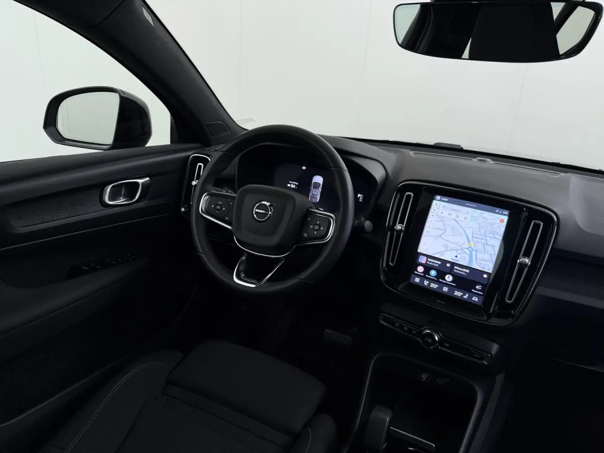 Single Motor Core 70 kWh VAN:33.900,- VOOR:30.877,- UW HERFSTVOORDEEL:3.023,- VOLVO DEALER ONDERHOUDEN| ACHTERUITRIJCAMERA| PANORAMADAK| STOEL + STUURVERWARMING| RIJKLAARPRIJS INCL. 12 MAAND