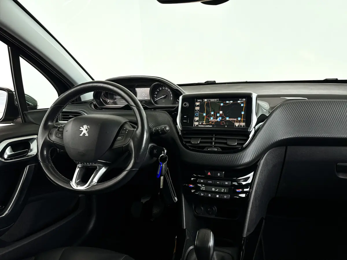 1.2 PureTech Allure | Panoramadak | Park assist | Airco | Cruise control | Trekhaak