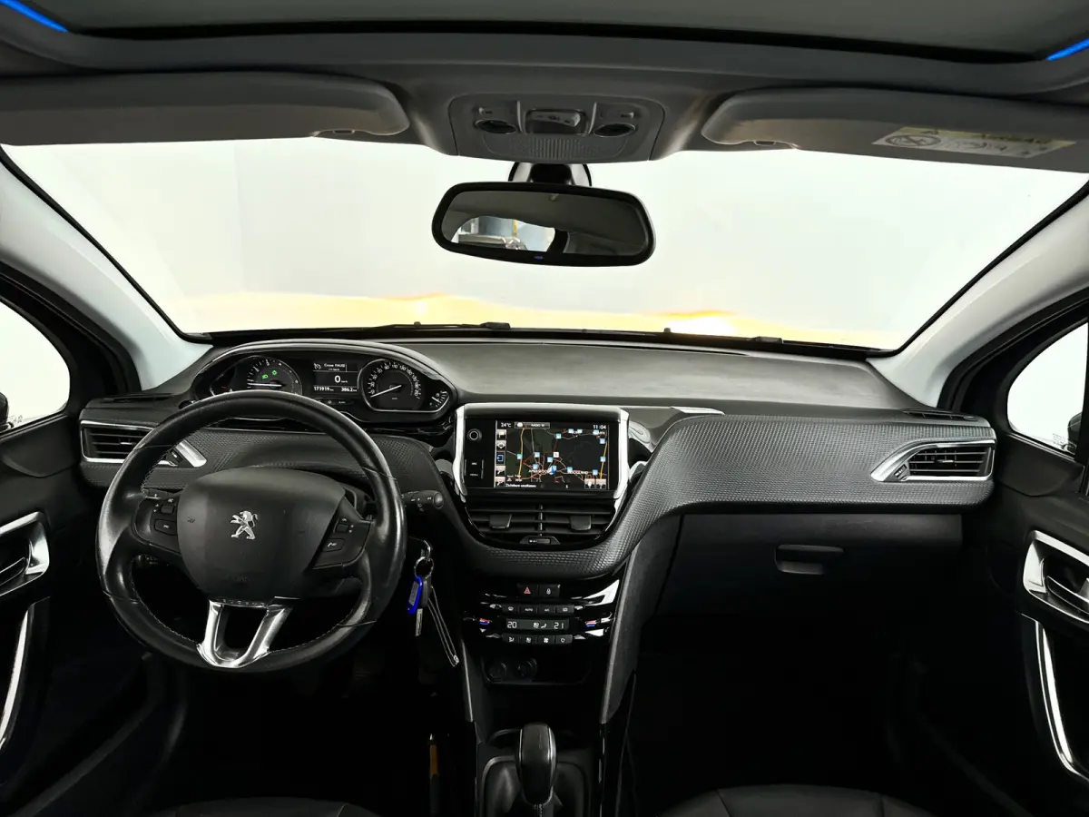 1.2 PureTech Allure | Panoramadak | Park assist | Airco | Cruise control | Trekhaak