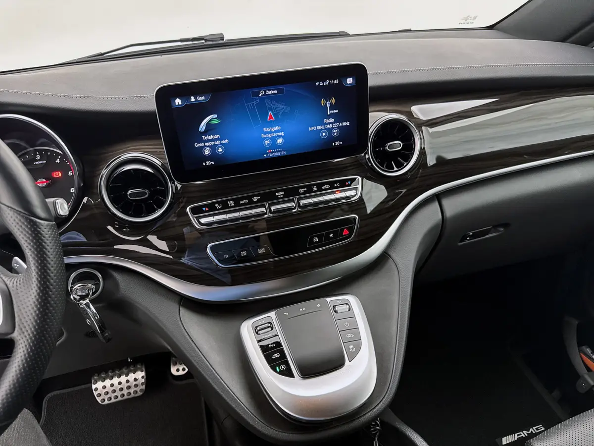 300d 4-MATIC Extra Lang Avantgarde VIP Edition Nappa leder Memory seats Koelkast Luchtvering Peronenvervoer