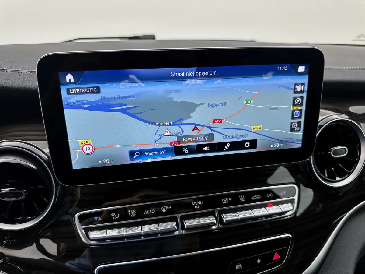 300d 4-MATIC Extra Lang Avantgarde VIP Edition Nappa leder Memory seats Koelkast Luchtvering Peronenvervoer