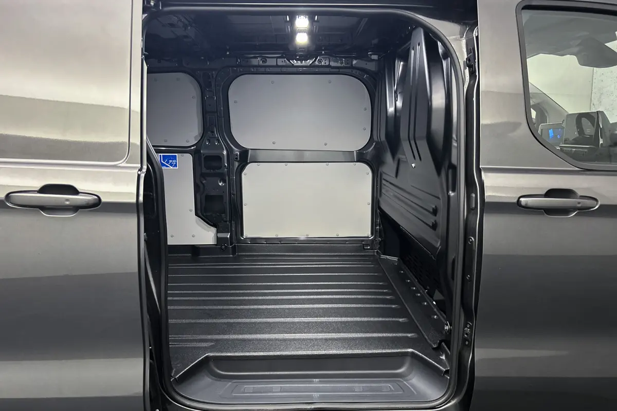 2.5 PHEV L2H1 Limited | 2-zitplaatsen rechtsvoor | Camera