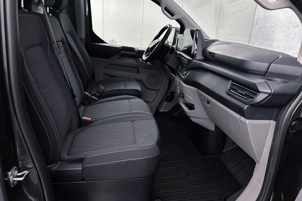 2.5 PHEV L2H1 Limited | 2-zitplaatsen rechtsvoor | Camera