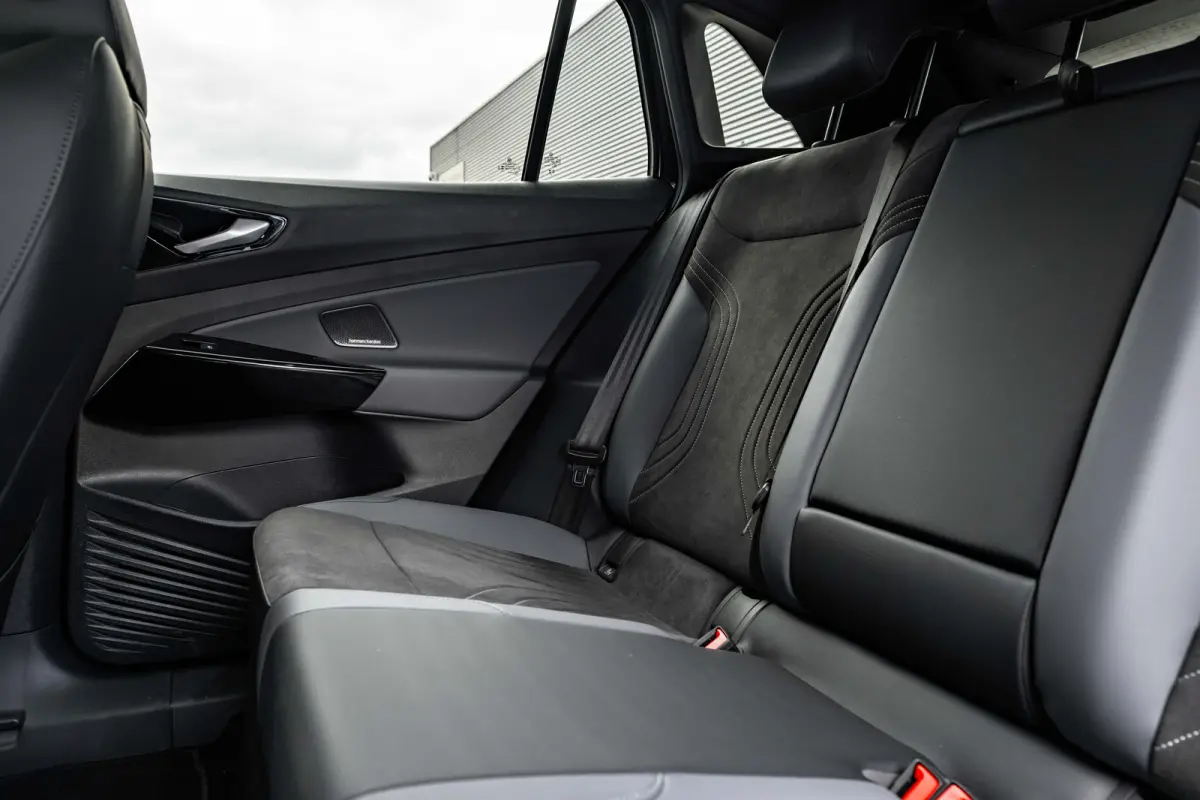 Pro Limited Edition 77 kWh Trekhaak | Harman/Kardon | 20" Bergen | Interieur Style pakket |