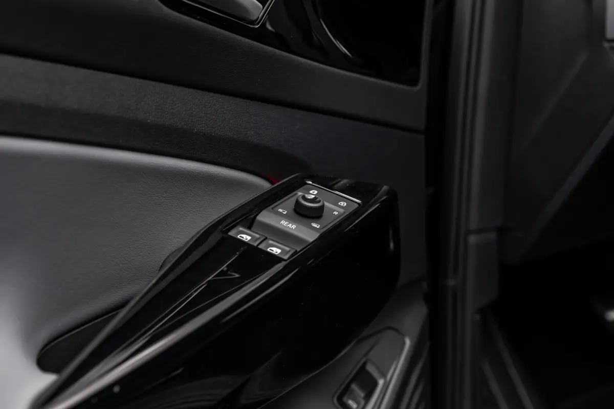 Pro Limited Edition 77 kWh Trekhaak | Harman/Kardon | 20" Bergen | Interieur Style pakket |