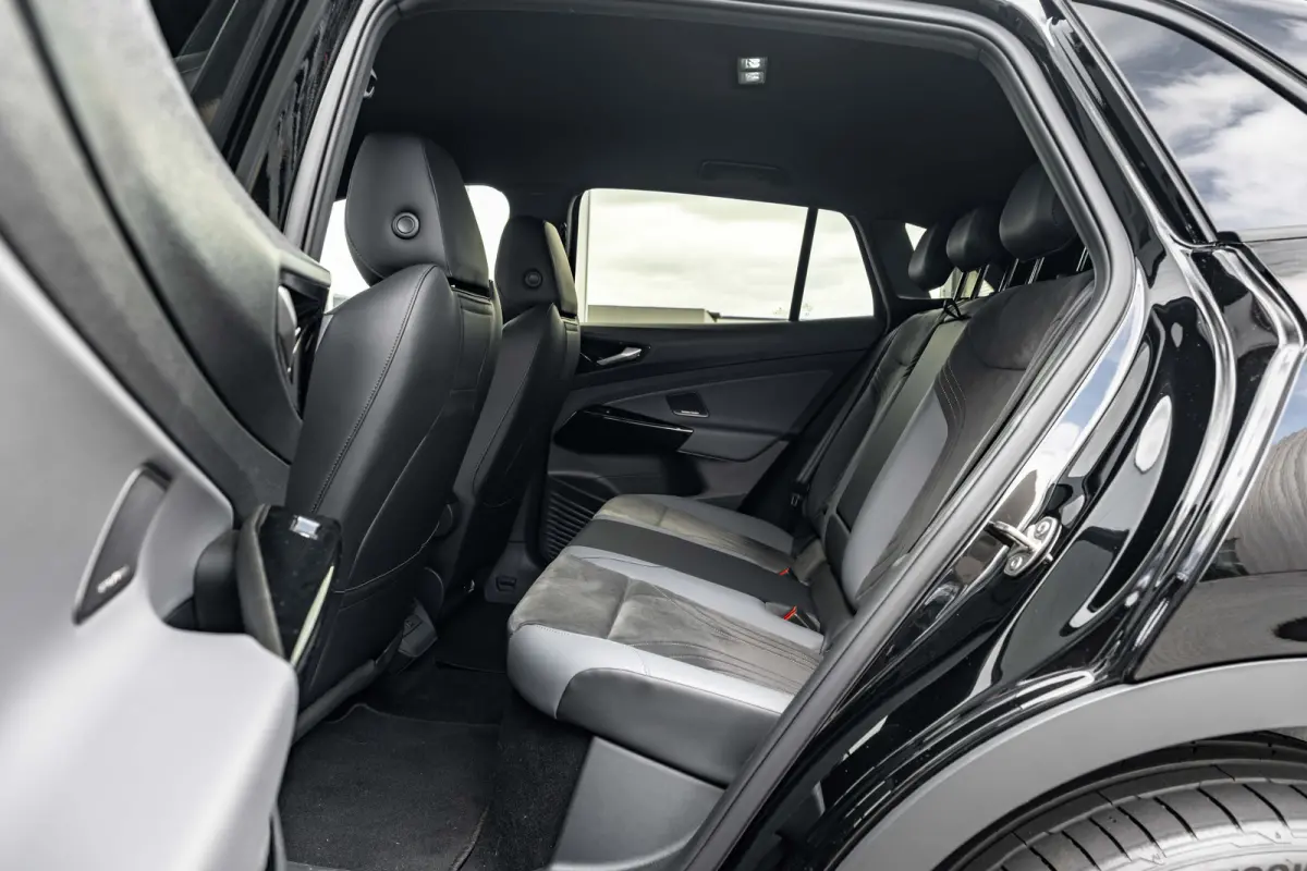 Pro Limited Edition 77 kWh Trekhaak | Harman/Kardon | 20" Bergen | Interieur Style pakket |