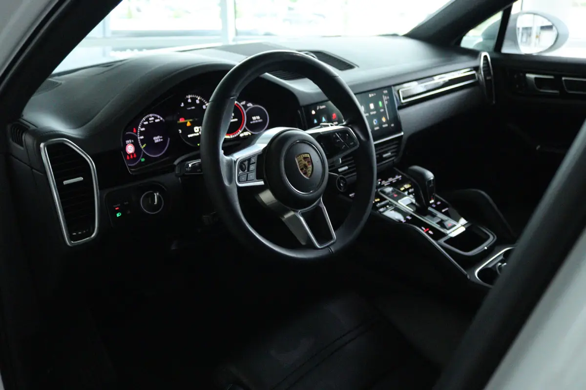 3.0 E-Hybrid | Sportdesign | Sportchrono | Adapt. Cruise | Softclose | 4-Wielsturing | Trekhaak | Bose | Head-up | Pano | Memory | Keyless | 22 Inch |