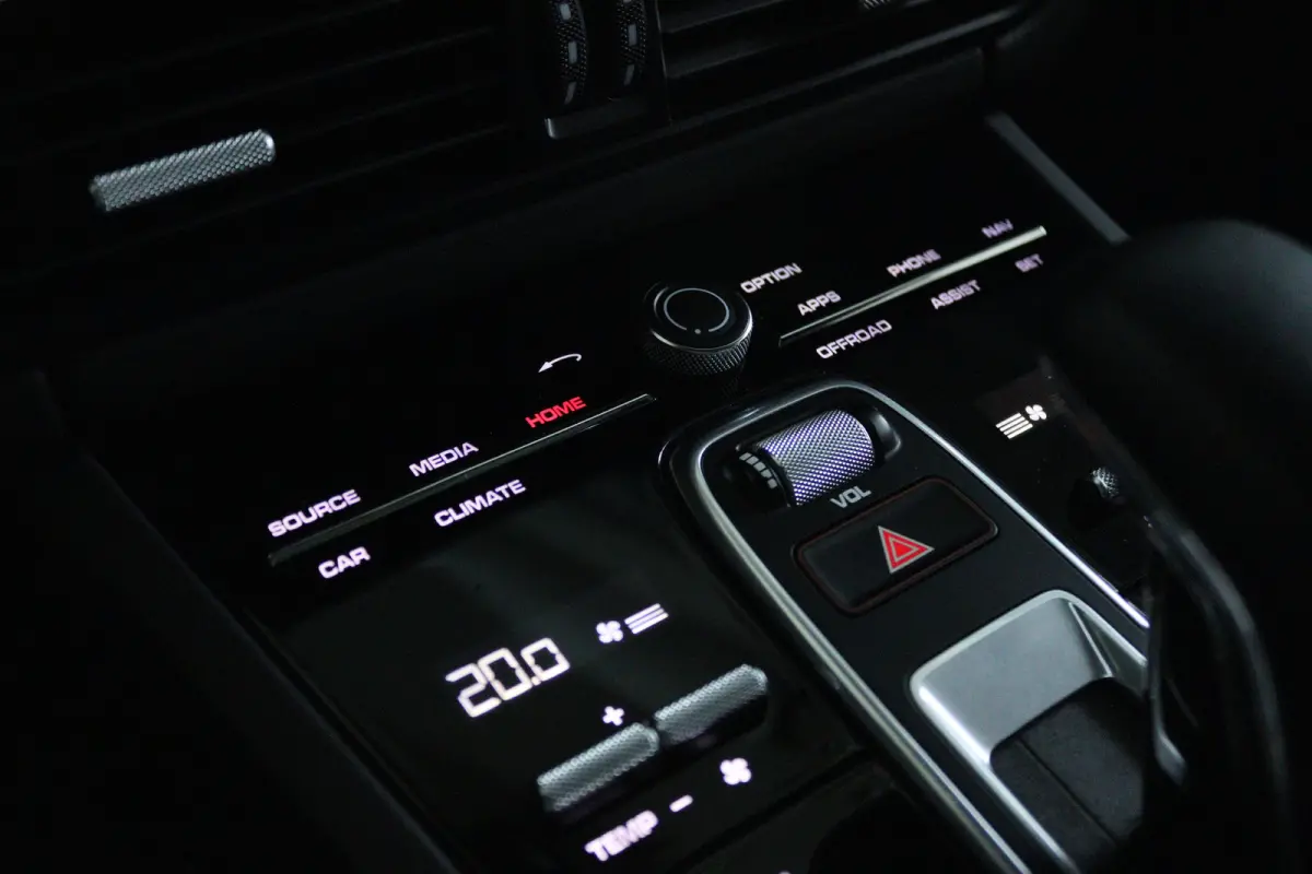 3.0 E-Hybrid | Sportdesign | Sportchrono | Adapt. Cruise | Softclose | 4-Wielsturing | Trekhaak | Bose | Head-up | Pano | Memory | Keyless | 22 Inch |
