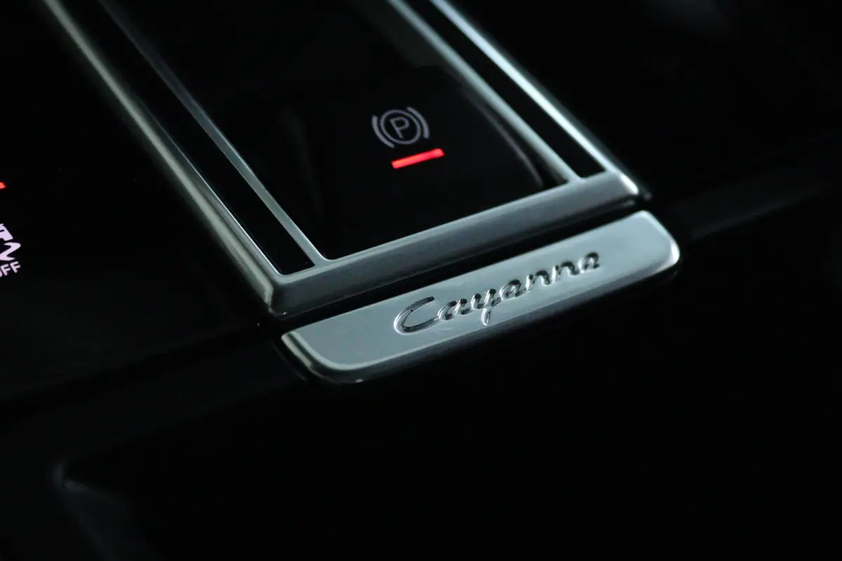 3.0 E-Hybrid | Sportdesign | Sportchrono | Adapt. Cruise | Softclose | 4-Wielsturing | Trekhaak | Bose | Head-up | Pano | Memory | Keyless | 22 Inch |