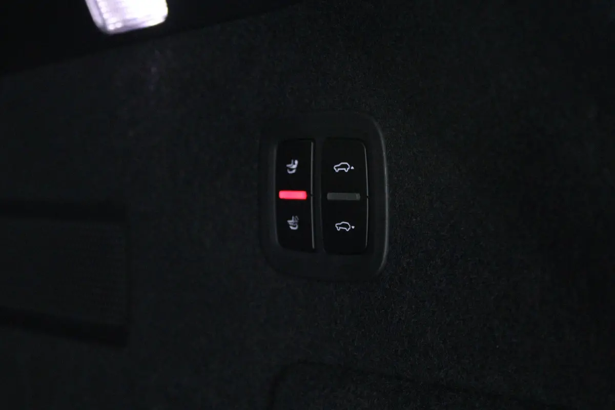 3.0 E-Hybrid | Sportdesign | Sportchrono | Adapt. Cruise | Softclose | 4-Wielsturing | Trekhaak | Bose | Head-up | Pano | Memory | Keyless | 22 Inch |