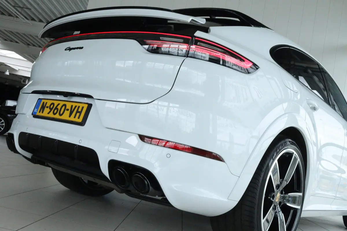 3.0 E-Hybrid | Sportdesign | Sportchrono | Adapt. Cruise | Softclose | 4-Wielsturing | Trekhaak | Bose | Head-up | Pano | Memory | Keyless | 22 Inch |