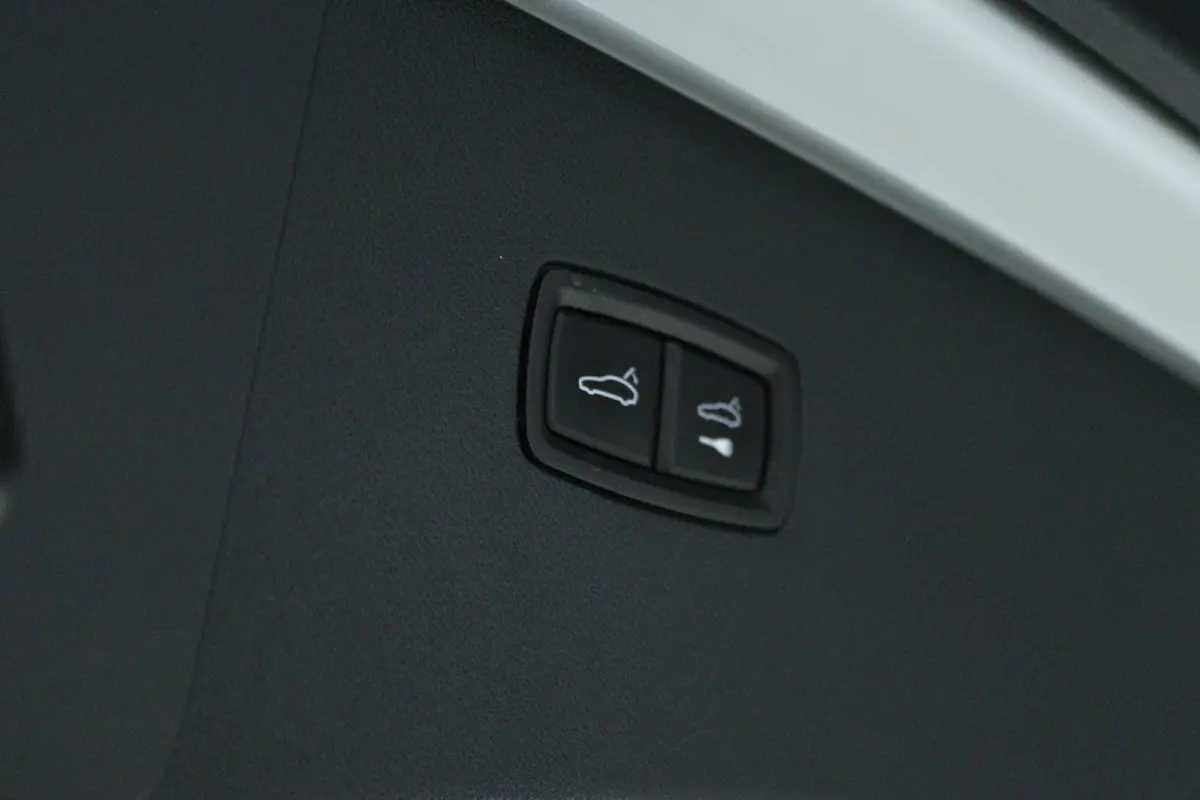 3.0 E-Hybrid | Sportdesign | Sportchrono | Adapt. Cruise | Softclose | 4-Wielsturing | Trekhaak | Bose | Head-up | Pano | Memory | Keyless | 22 Inch |