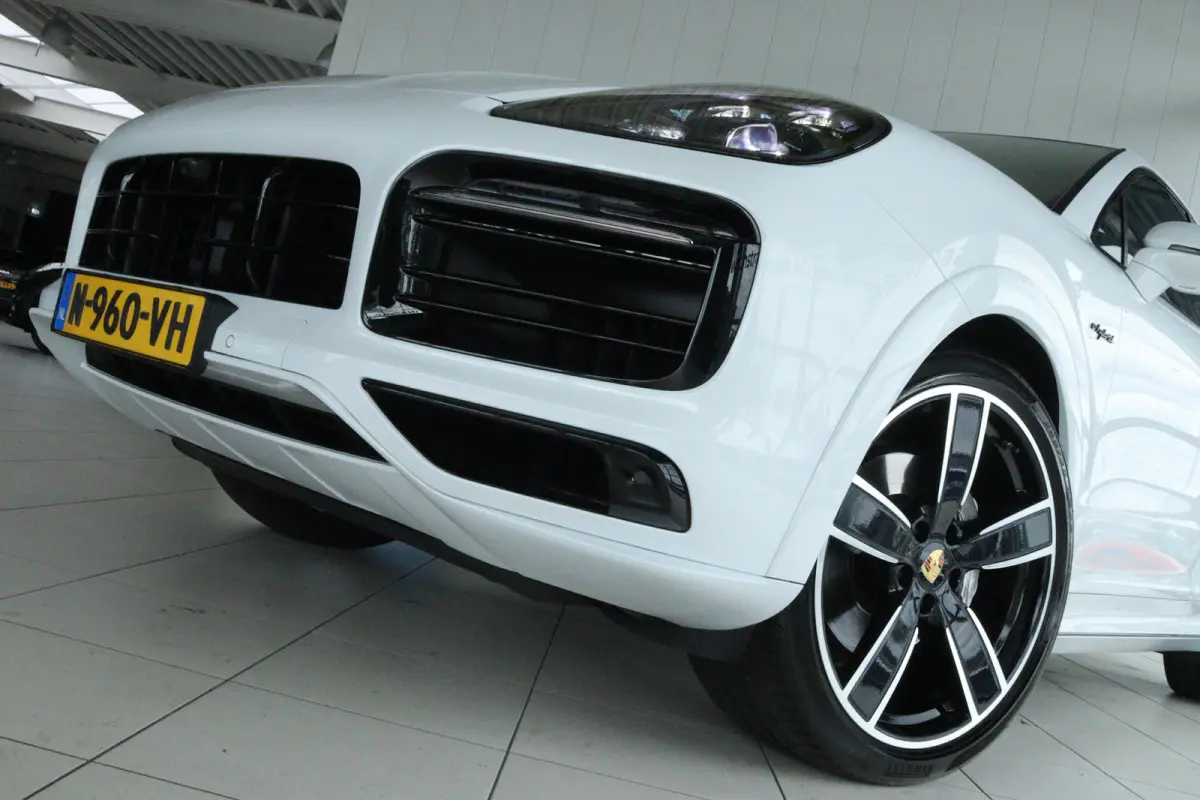 3.0 E-Hybrid | Sportdesign | Sportchrono | Adapt. Cruise | Softclose | 4-Wielsturing | Trekhaak | Bose | Head-up | Pano | Memory | Keyless | 22 Inch |