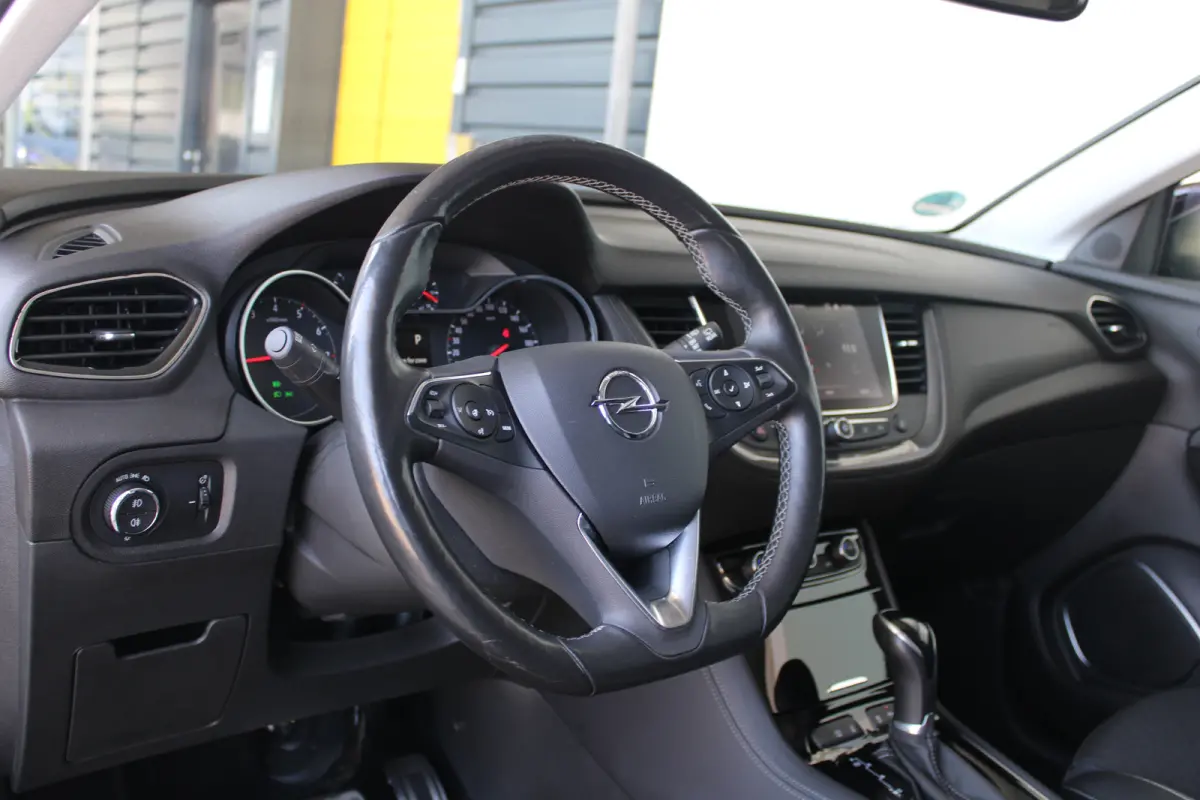 1.6 Turbo Ultimate | 360 Camera | Achterbankverwarming | Afneembare trekhaak | Cruise control |