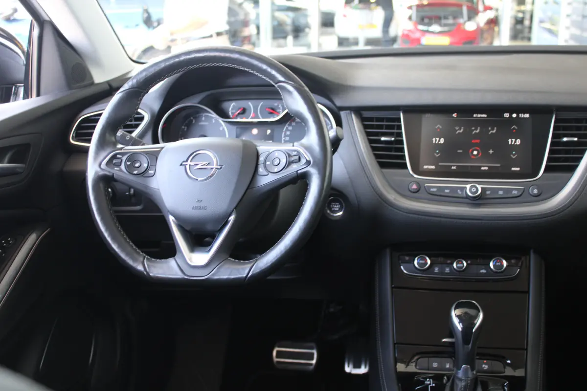 1.6 Turbo Ultimate | 360 Camera | Achterbankverwarming | Afneembare trekhaak | Cruise control |