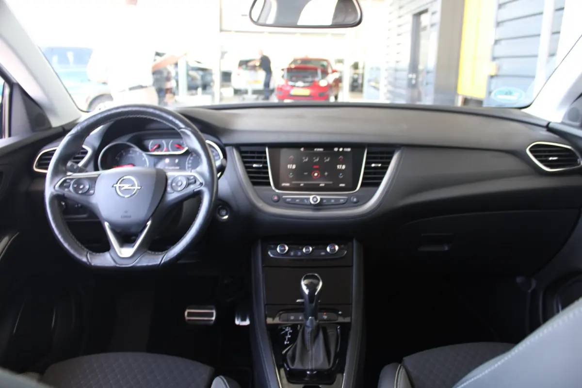 1.6 Turbo Ultimate | 360 Camera | Achterbankverwarming | Afneembare trekhaak | Cruise control |
