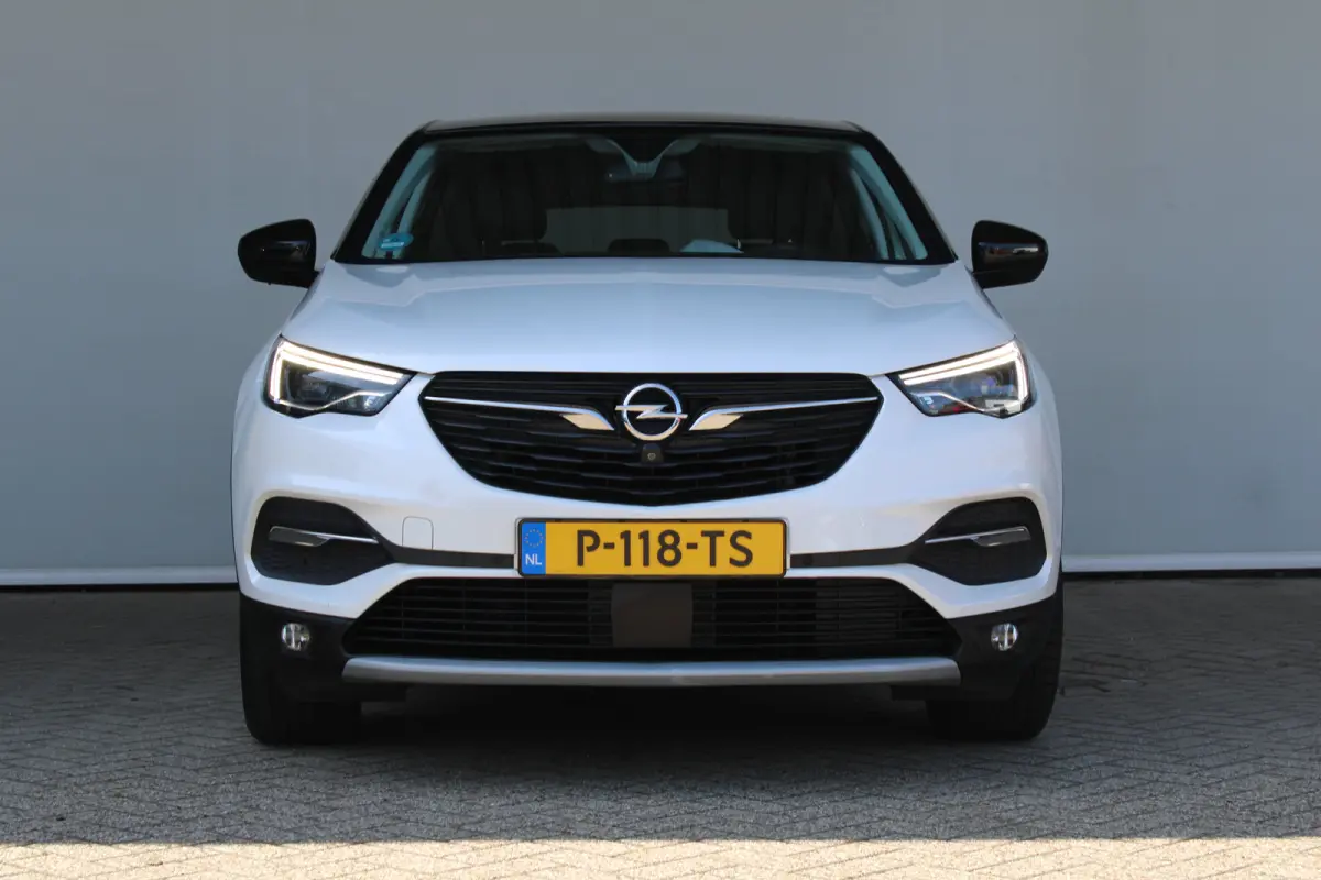 1.6 Turbo Ultimate | 360 Camera | Achterbankverwarming | Afneembare trekhaak | Cruise control |