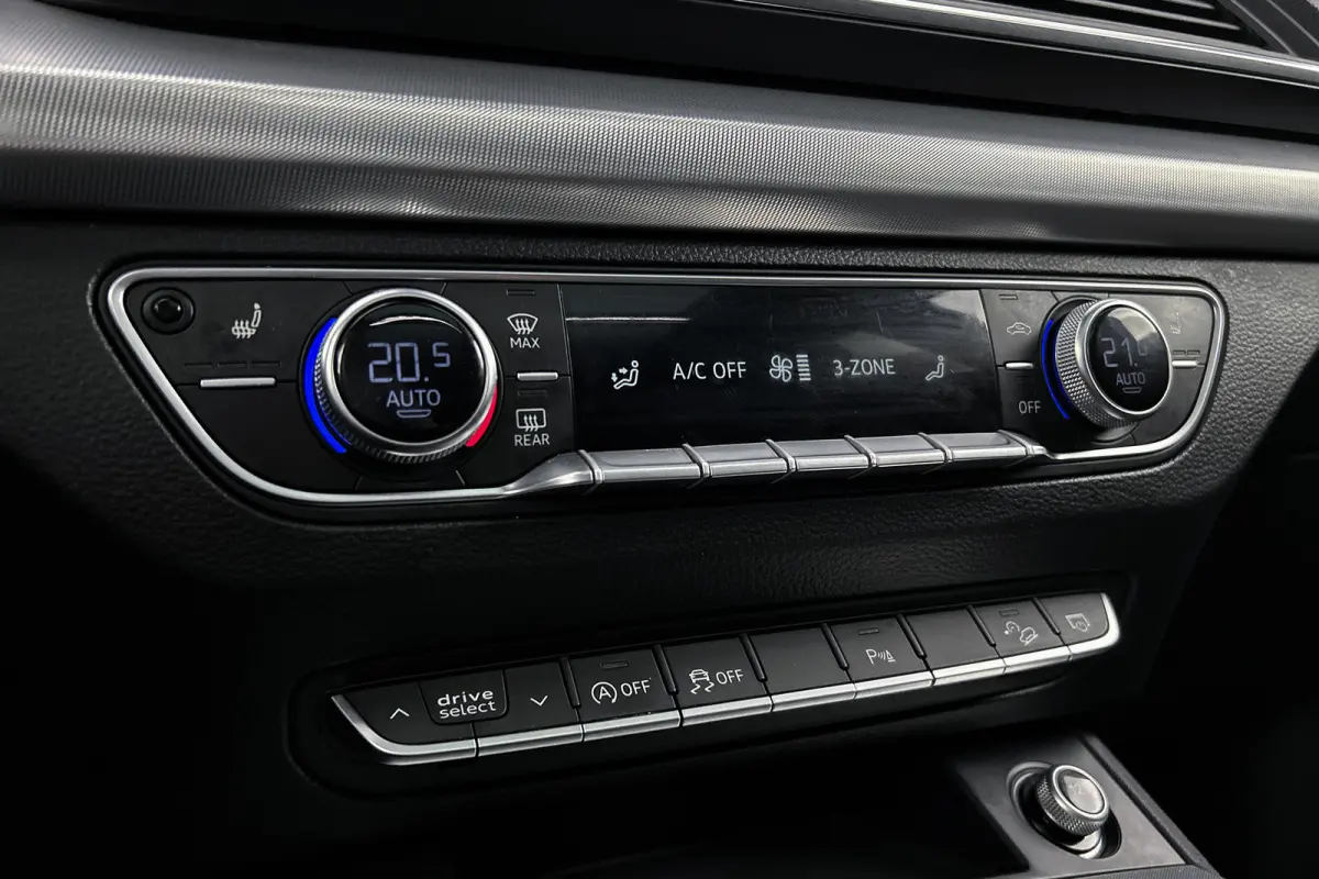 2.0 TDI quattro S-line | Panoramadak | Trekhaak | Stoelverwarming