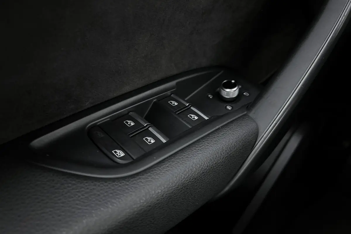 2.0 TDI quattro S-line | Panoramadak | Trekhaak | Stoelverwarming