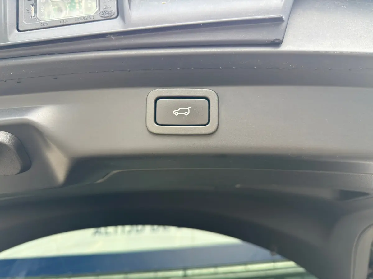 EV400 First Edition HSE 90 kWh l 84% SOH l Performance Stoelen l 22" velgen l Pano l Alcantara Stuur l Meridian