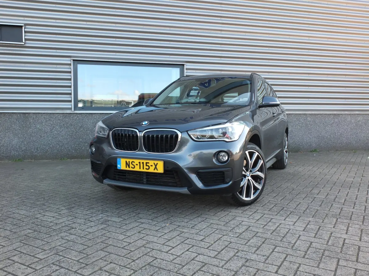 SDrive18i High Executive | Automaat | HUD | Leder | Afnb Trekhaak | 100% Onderhouden