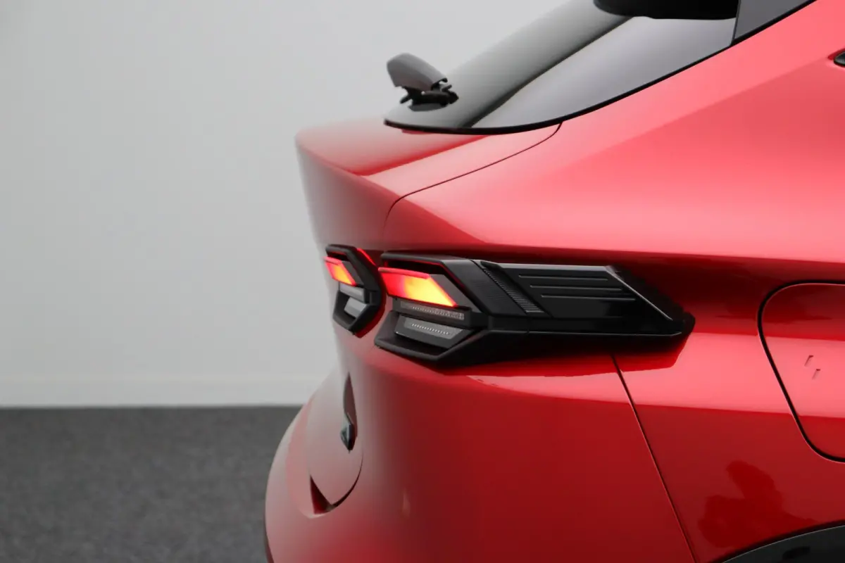 Hybrid 160pk esprit Alpine | Harman Kardon | Stoel- en stuurwielverwarming | 360 graden camera |