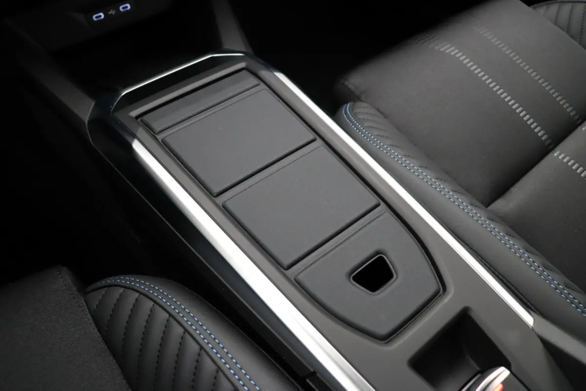 Hybrid 160pk esprit Alpine | Harman Kardon | Stoel- en stuurwielverwarming | 360 graden camera |