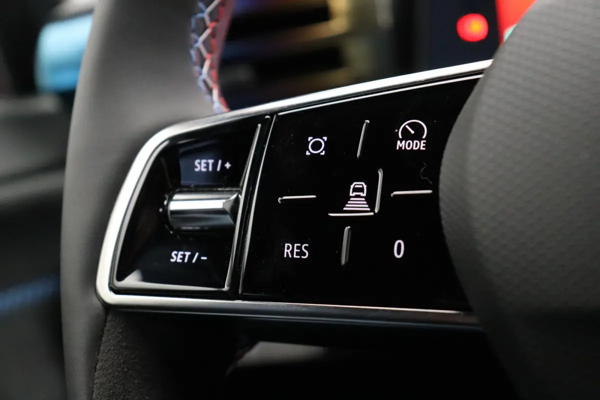 Hybrid 160pk esprit Alpine | Harman Kardon | Stoel- en stuurwielverwarming | 360 graden camera |