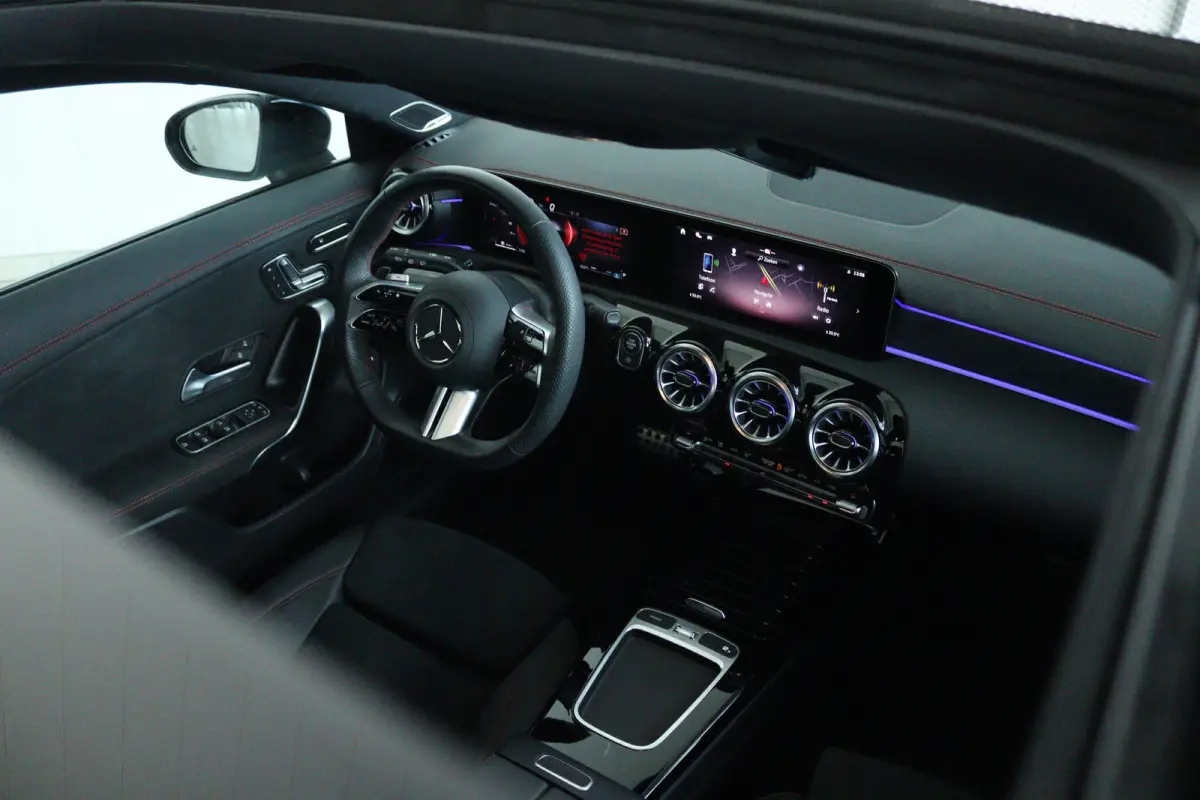 200 AMG Line | Adapt. Cruise | Burmester Surround | Head-up | 360 Camera | Memory | Schuifdak | Stoelverwarming | MATRIX | Keyless | Navi
