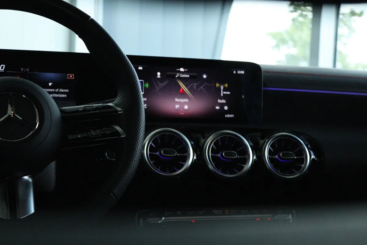 200 AMG Line | Adapt. Cruise | Burmester Surround | Head-up | 360 Camera | Memory | Schuifdak | Stoelverwarming | MATRIX | Keyless | Navi