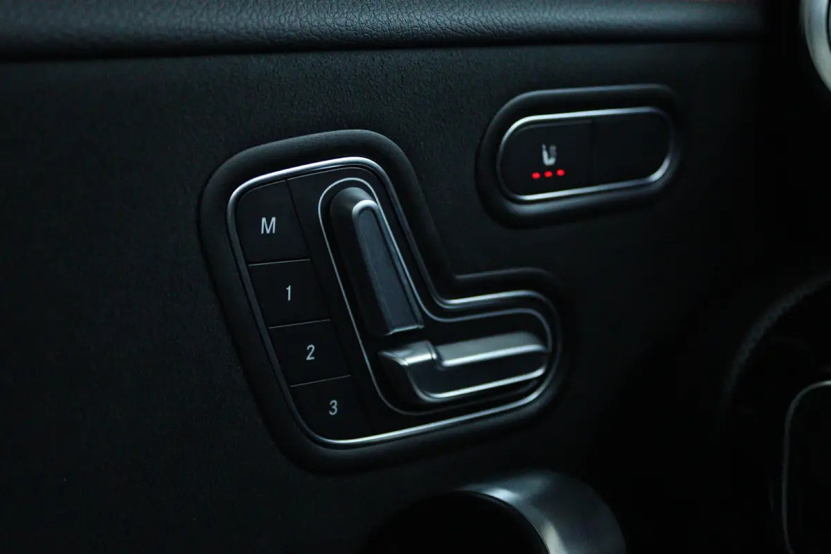 200 AMG Line | Adapt. Cruise | Burmester Surround | Head-up | 360 Camera | Memory | Schuifdak | Stoelverwarming | MATRIX | Keyless | Navi